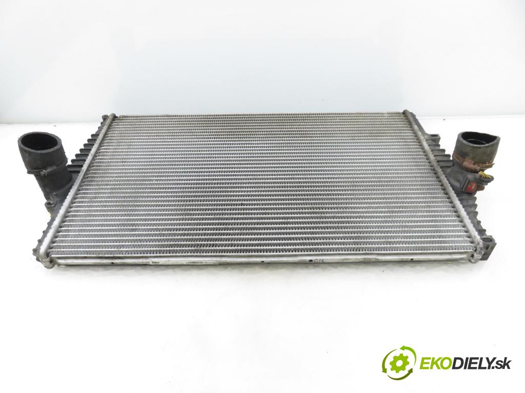 VOLVO V70 II SW (285) KOMBI 2007 136,00 2.4 D5 - D 5244 T4 2400,00 chladič intercooler