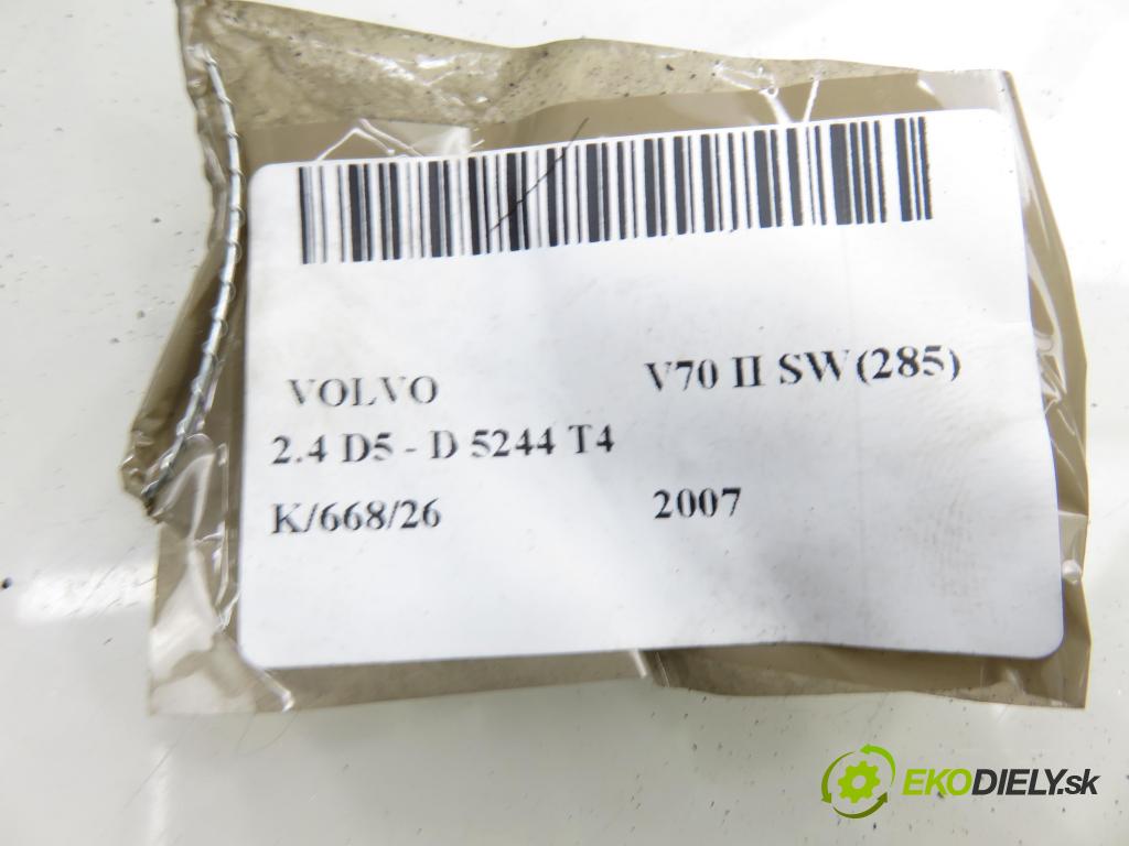 VOLVO V70 II SW (285) KOMBI 2007 136,00 2.4 D5 - D 5244 T4 2400,00 chladič klimatizace  (Chladič klimatizace)