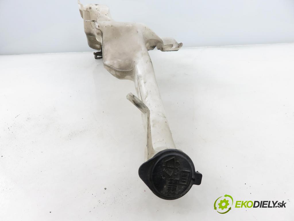 TOYOTA RAV 4 II (_A2_) SUV 2002 85,00 2.0 D-4D 4WD 116 - 1CD-FTV 1995,00 Nádržka ostrekovačov 060851044 (Kľučka dverí ostatné)
