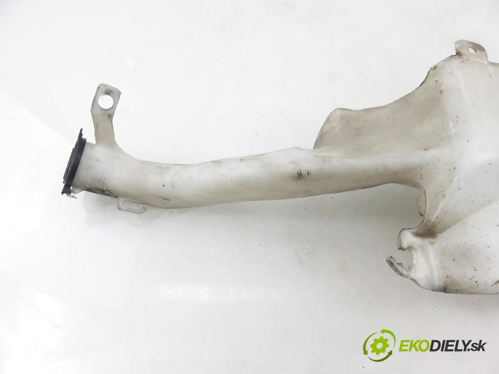 TOYOTA RAV 4 II (_A2_) SUV 2002 85,00 2.0 D-4D 4WD 116 - 1CD-FTV 1995,00 Nádržka ostrekovačov 060851044 (Kľučka dverí ostatné)
