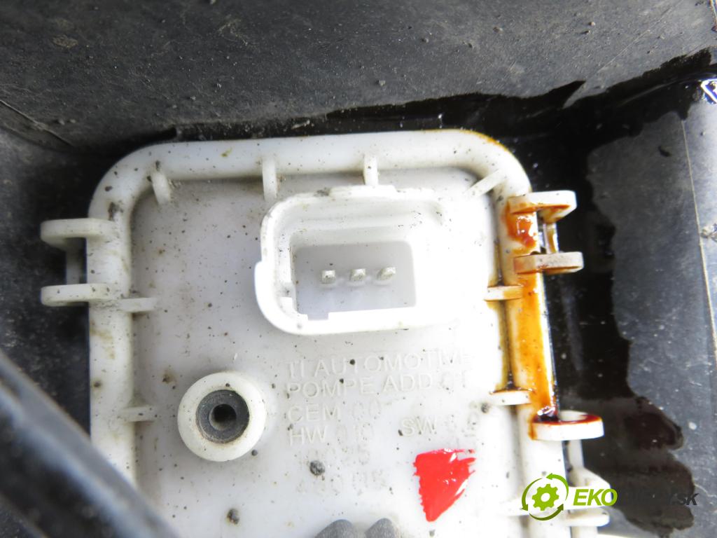 PEUGEOT 5008 (0U_, 0E_) MINIVAN 2010 110,00 2.0 HDi 150 / BlueHDi 150 - RHE (DW10CTED4) 1997,00 Nádržka KAPALINA: FAP 9672052280