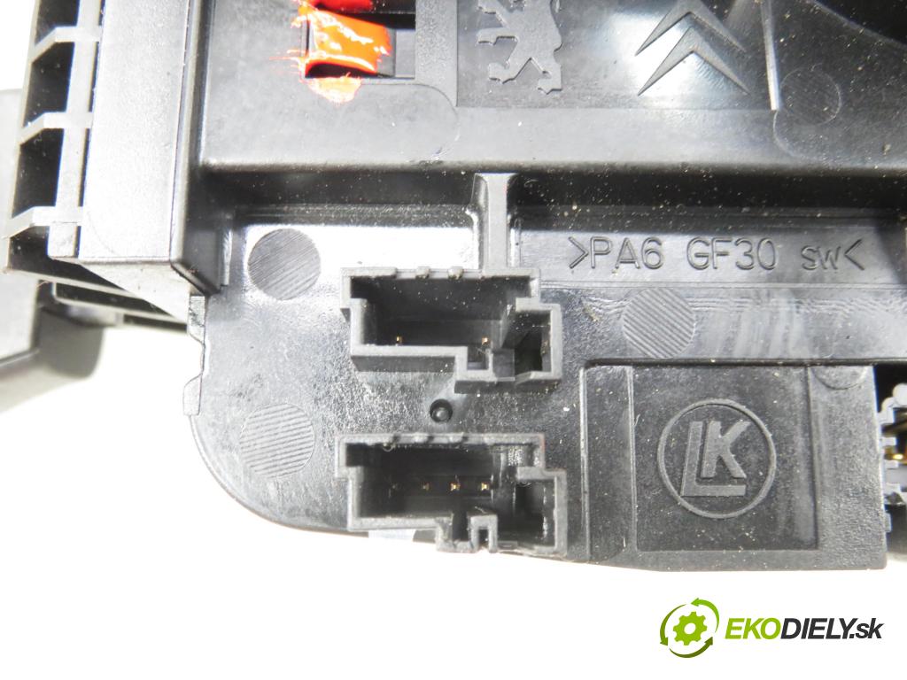 PEUGEOT 5008 (0U_, 0E_) MINIVAN 2010 110,00 2.0 HDi 150 / BlueHDi 150 - RHE (DW10CTED4) 1997,00 páčka/prepínač 96663614XT
