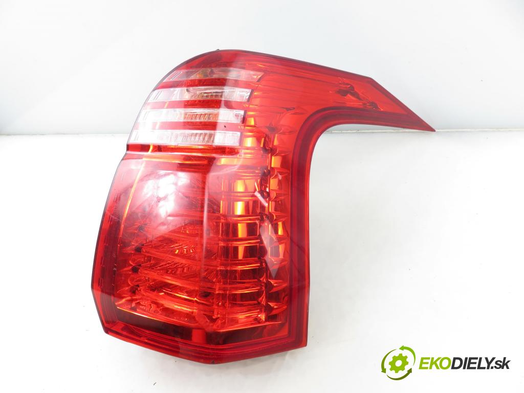 PEUGEOT 5008 (0U_, 0E_) MINIVAN 2010 110,00 2.0 HDi 150 / BlueHDi 150 - RHE (DW10CTED4) 1997,00 Svetlo pravé zadné