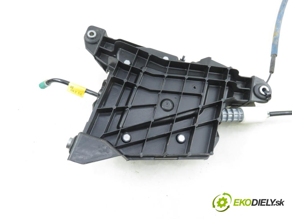 PEUGEOT 5008 (0U_, 0E_) MINIVAN 2010 110,00 2.0 HDi 150 / BlueHDi 150 - RHE (DW10CTED4) 1997,00 BRZDA: ručny elektrický A2C53293632 ; 0204280128 ; 9682474880