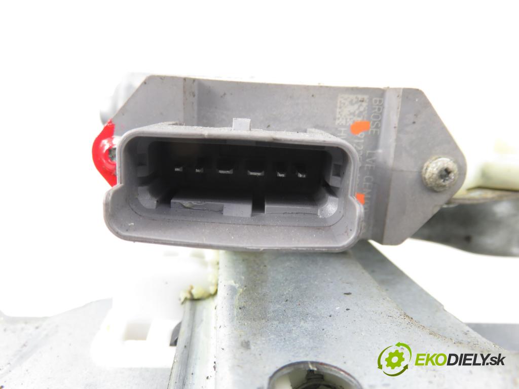 PEUGEOT 5008 (0U_, 0E_) MINIVAN 2010 110,00 2.0 HDi 150 / BlueHDi 150 - RHE (DW10CTED4) 1997,00 Mechanizmus okien 912250104 ; 914241100