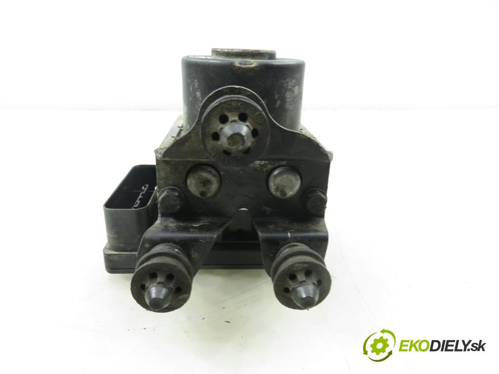 VW GOLF V (1K1) HB 2006 66,00 1.9 TDI - BXF 1896,00 Pumpa ABS 1K0907379P ; 10097003153 ; 1K0614117H (Pumpa ABS)