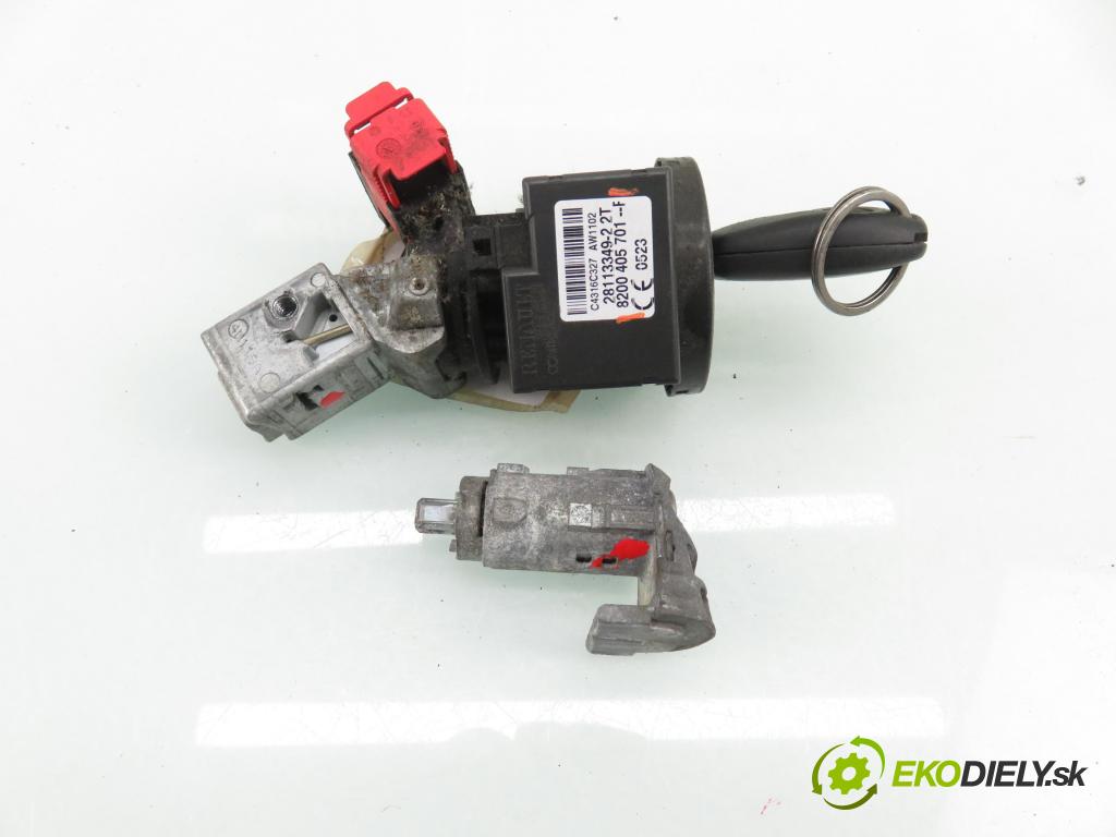 RENAULT MASTER III Platforma / podwozie (EV, HV, UV) KABINA/PLATFORMA 2015 120,00 2.3 dCi 165 FWD - M9T 702 2298,00 spinačka / zámky N0502060 ; 8200405701F