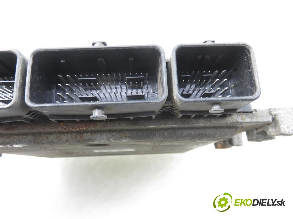 RENAULT MASTER III Platforma / podwozie (EV, HV, UV) KABINA/PLATFORMA 2015 120,00 2.3 dCi 165 FWD - M9T 702 2298,00 řídící jednotka motora S180193133A ; 237105093R