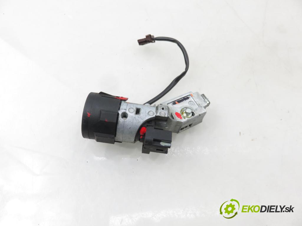 CITROEN C4 I (LC_) HB 2004 80,00 1.6 HDi 109 - 9HZ (DV6TED4) 1560,00 spínačka N0502455 ; N0502073 ; 9649781080 (Spínací skříňka)