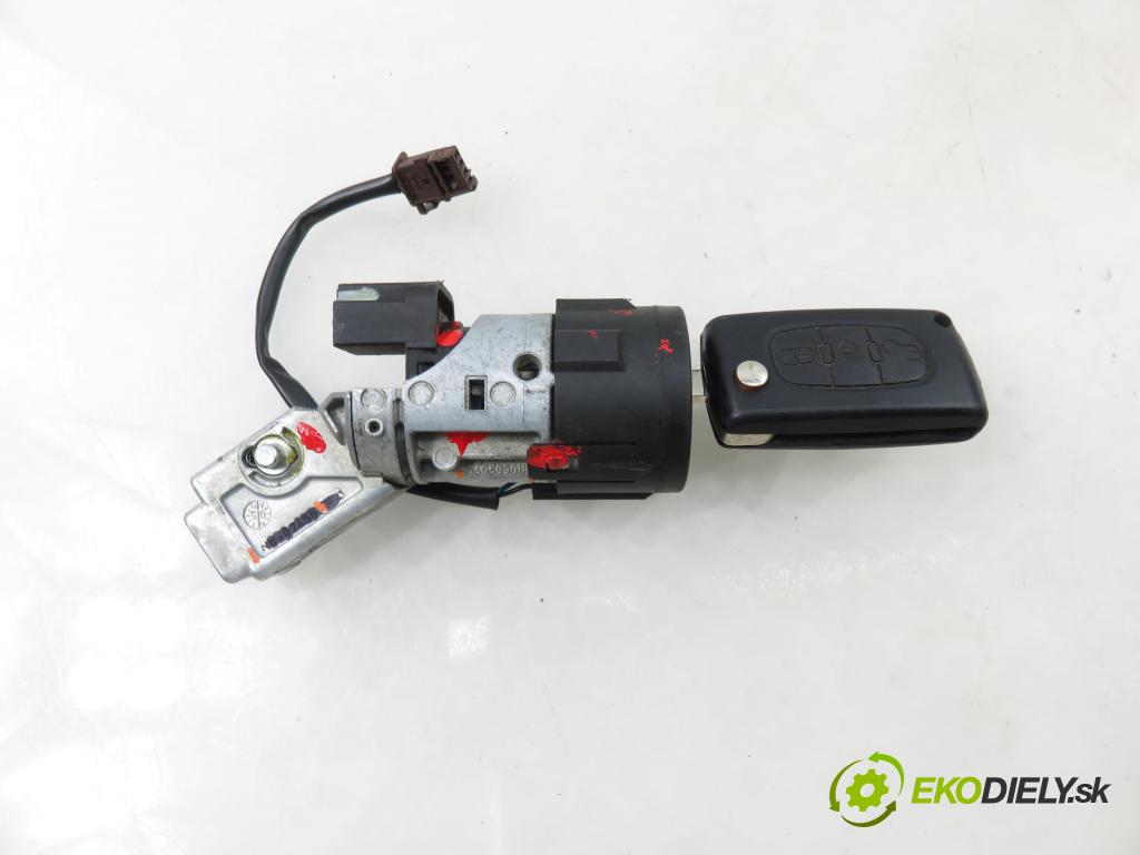 CITROEN C4 I (LC_) HB 2004 80,00 1.6 HDi 109 - 9HZ (DV6TED4) 1560,00 spínačka N0502455 ; N0502073 ; 9649781080 (Spínací skříňka)