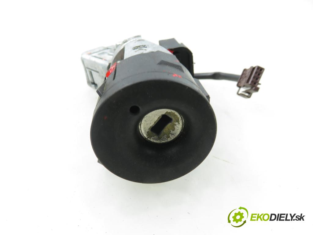 CITROEN C4 I (LC_) HB 2004 80,00 1.6 HDi 109 - 9HZ (DV6TED4) 1560,00 spínačka N0502455 ; N0502073 ; 9649781080 (Spínací skříňka)