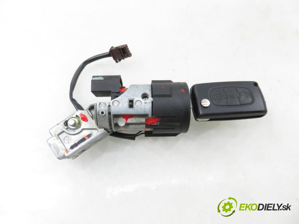 CITROEN C4 I (LC_) HB 2004 80,00 1.6 HDi 109 - 9HZ (DV6TED4) 1560,00 spínačka N0502455 ; N0502073 ; 9649781080 (Spínací skříňka)
