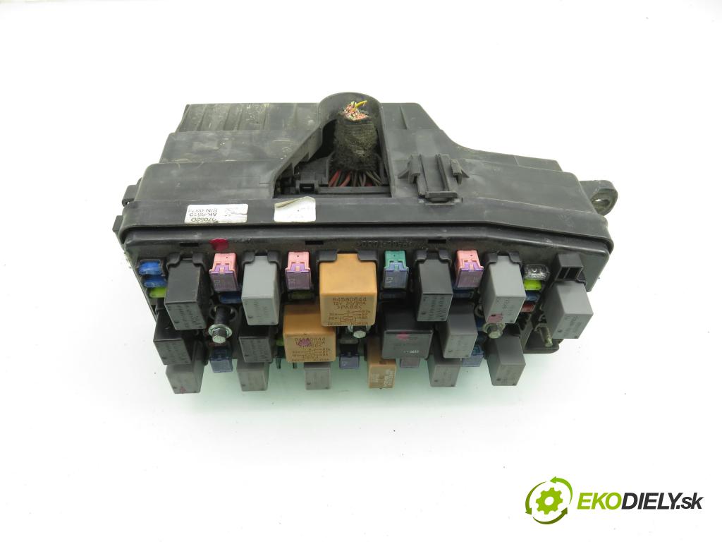 OPEL ANTARA A (L07) SUV 2007 167,00 3.2 V6 - Z 32 SEE 3195,00 Skrinka POJISTKY:
