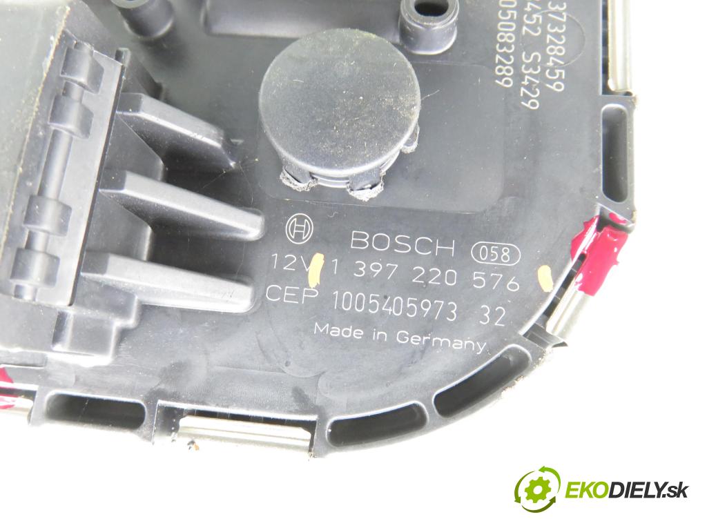PEUGEOT 5008 (0U_, 0E_) MINIVAN 2010 110,00 2.0 HDi 150 / BlueHDi 150 - RHE (DW10CTED4) 1997,00 Motorček stieračov 1397220576 ; 3397021288 ; 9671062180