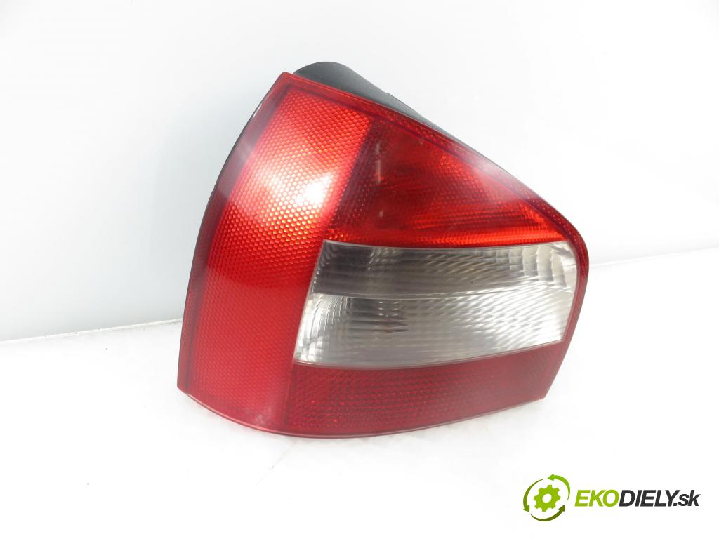 AUDI A3 (8L1) HB 2000 81,00 1.9 TDI - ASV 1896,00 Svetlo ľavé zadné 8L0945095B