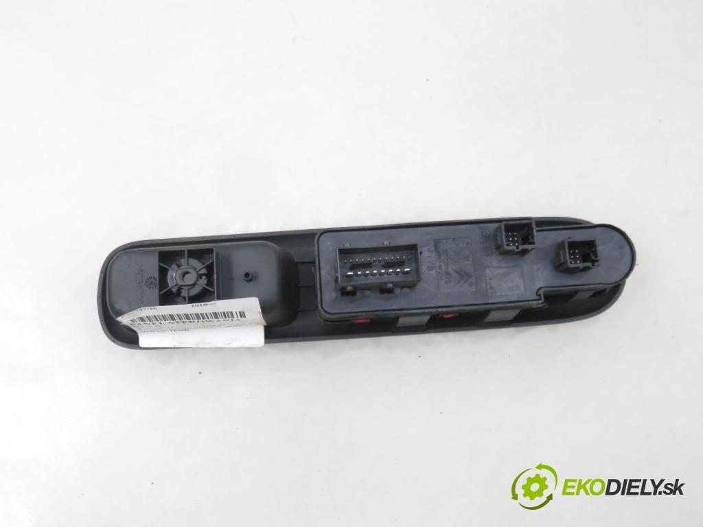 PEUGEOT 5008 (0U_, 0E_) MINIVAN 2010 110,00 2.0 HDi 150 / BlueHDi 150 - RHE (DW10CTED4) 1997,00 Panel ovládania okien 96650621ZD