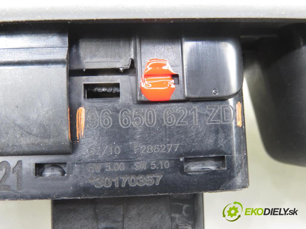 PEUGEOT 5008 (0U_, 0E_) MINIVAN 2010 110,00 2.0 HDi 150 / BlueHDi 150 - RHE (DW10CTED4) 1997,00 Panel ovládania okien 96650621ZD