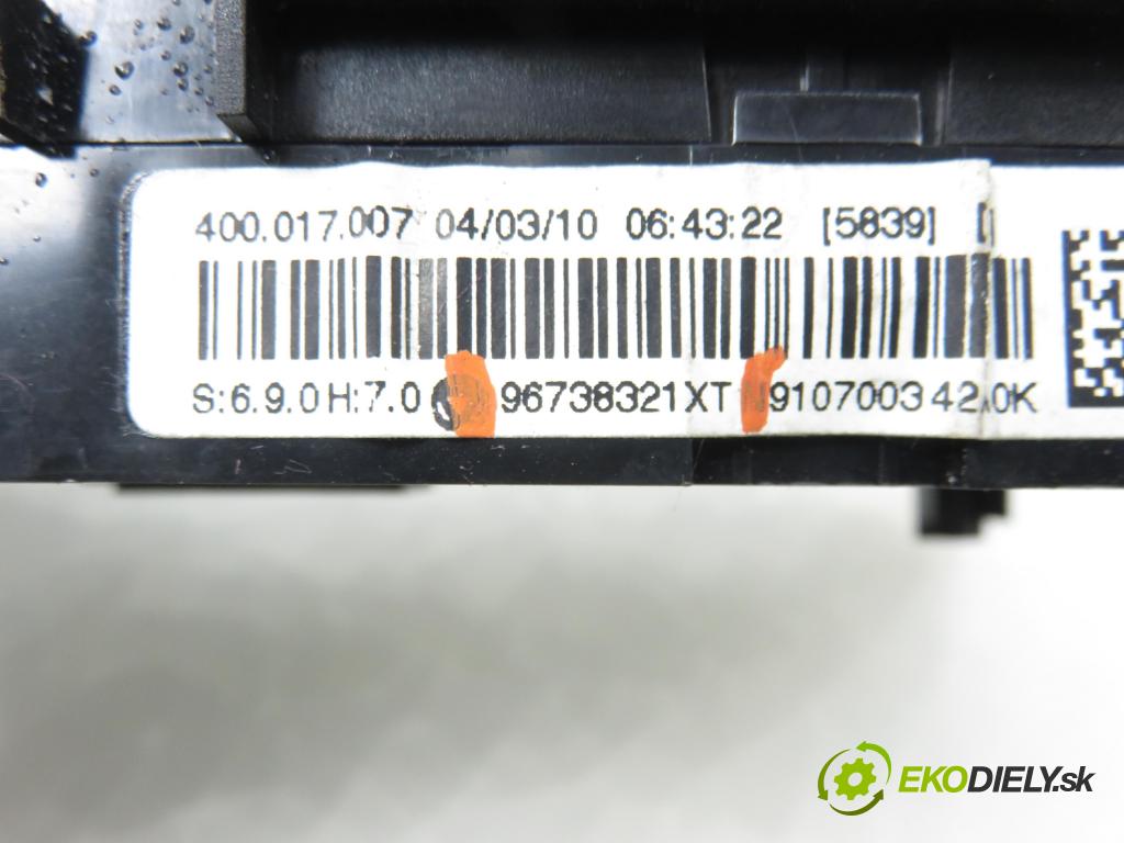 PEUGEOT 5008 (0U_, 0E_) MINIVAN 2010 110,00 2.0 HDi 150 / BlueHDi 150 - RHE (DW10CTED4) 1997,00 Panel kúrenia KLIMATRONIK 96738321XT