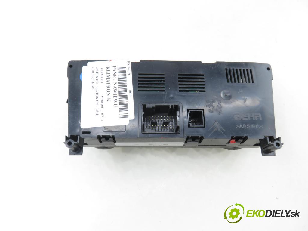 PEUGEOT 5008 (0U_, 0E_) MINIVAN 2010 110,00 2.0 HDi 150 / BlueHDi 150 - RHE (DW10CTED4) 1997,00 Panel kúrenia KLIMATRONIK 96738321XT