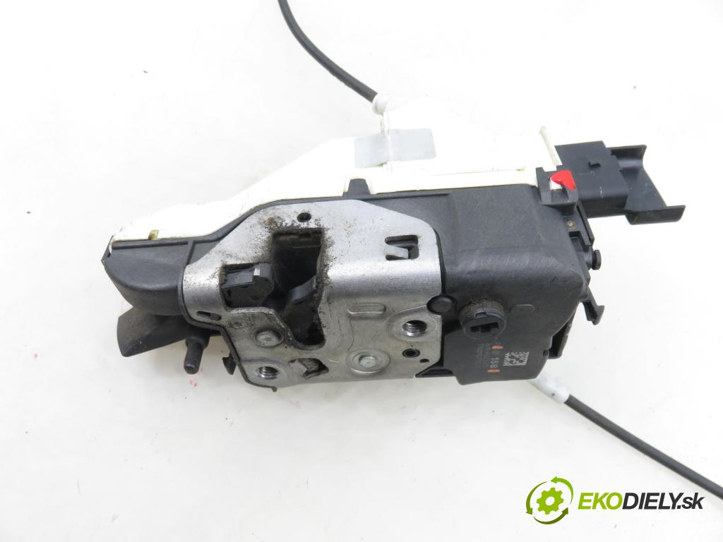 PEUGEOT 5008 (0U_, 0E_) MINIVAN 2010 110,00 2.0 HDi 150 / BlueHDi 150 - RHE (DW10CTED4) 1997,00 zámok 825158