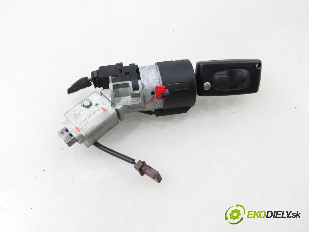 PEUGEOT 5008 (0U_, 0E_) MINIVAN 2010 110,00 2.0 HDi 150 / BlueHDi 150 - RHE (DW10CTED4) 1997,00 spinačka 36410600 ; 9663123380 (Spínacia skrinka)