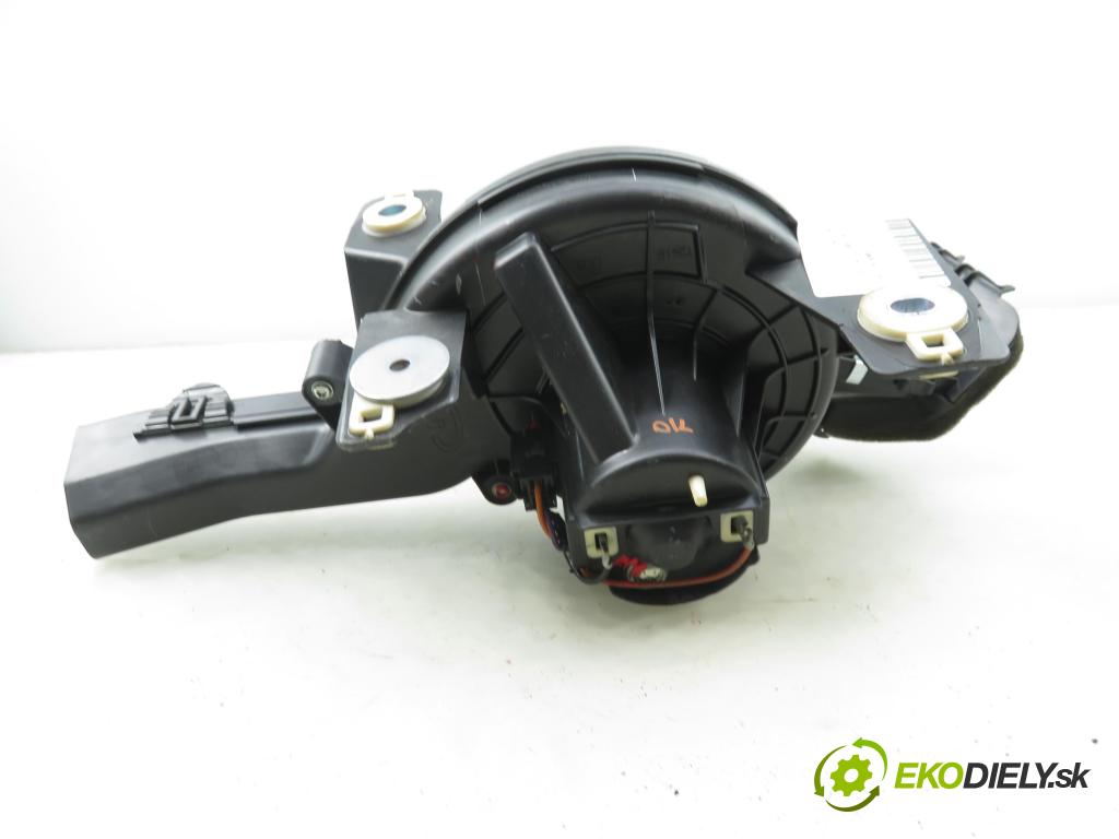 PEUGEOT 5008 (0U_, 0E_) MINIVAN 2010 110,00 2.0 HDi 150 / BlueHDi 150 - RHE (DW10CTED4) 1997,00 ventilátor větráku T5157001 ; 9683441680