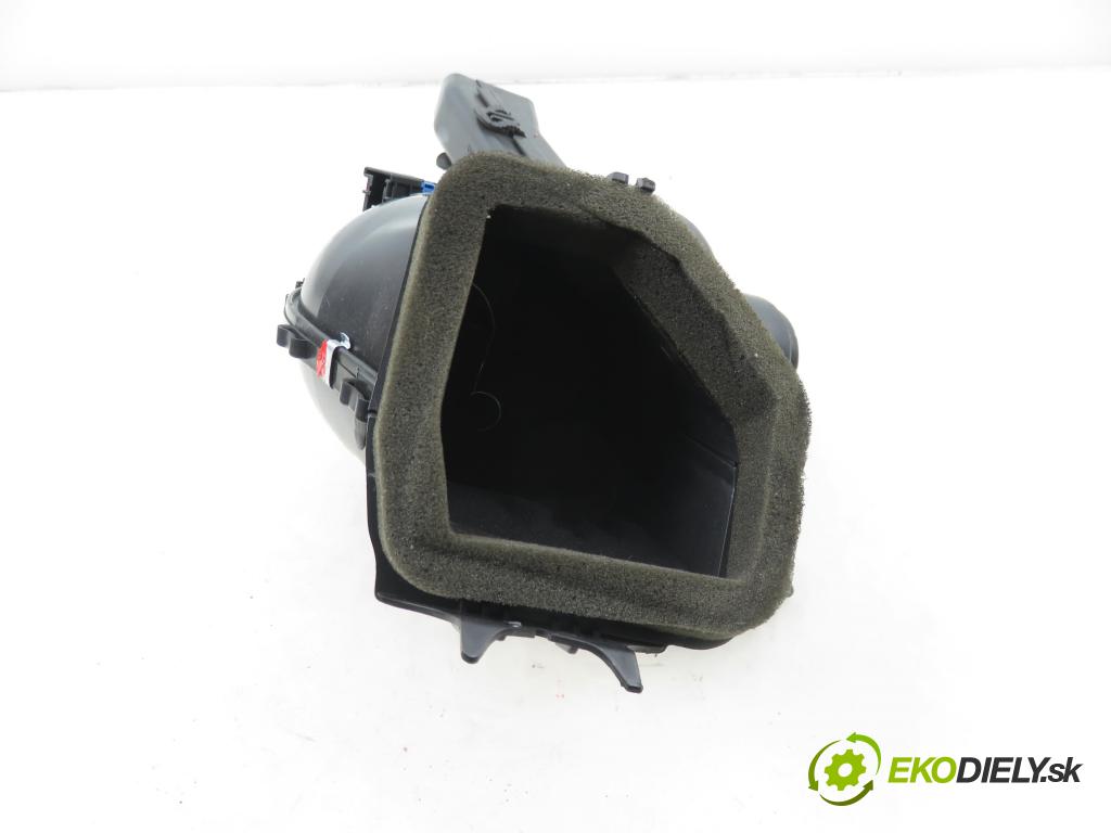 PEUGEOT 5008 (0U_, 0E_) MINIVAN 2010 110,00 2.0 HDi 150 / BlueHDi 150 - RHE (DW10CTED4) 1997,00 ventilátor větráku T5157001 ; 9683441680