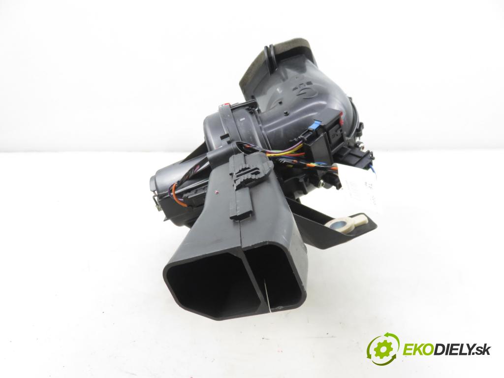 PEUGEOT 5008 (0U_, 0E_) MINIVAN 2010 110,00 2.0 HDi 150 / BlueHDi 150 - RHE (DW10CTED4) 1997,00 ventilátor větráku T5157001 ; 9683441680