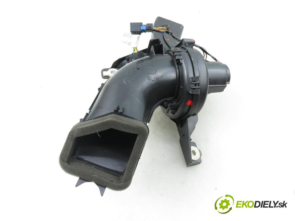 PEUGEOT 5008 (0U_, 0E_) MINIVAN 2010 110,00 2.0 HDi 150 / BlueHDi 150 - RHE (DW10CTED4) 1997,00 ventilátor větráku T5156001 ; 9683444380