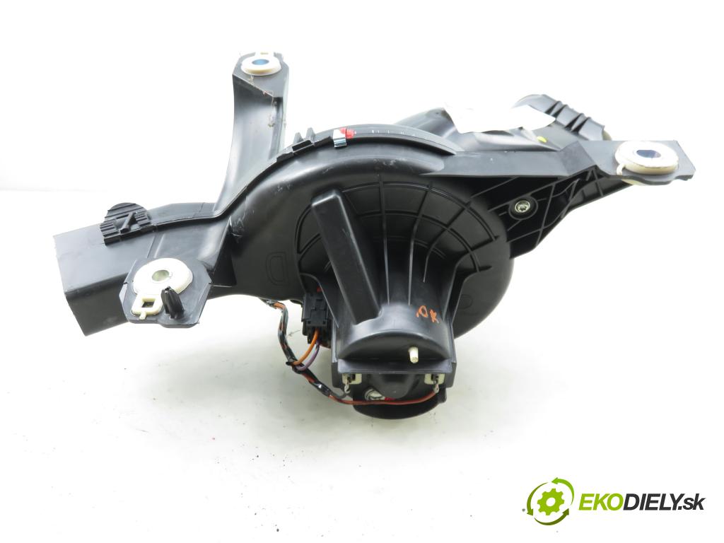 PEUGEOT 5008 (0U_, 0E_) MINIVAN 2010 110,00 2.0 HDi 150 / BlueHDi 150 - RHE (DW10CTED4) 1997,00 ventilátor větráku T5156001 ; 9683444380