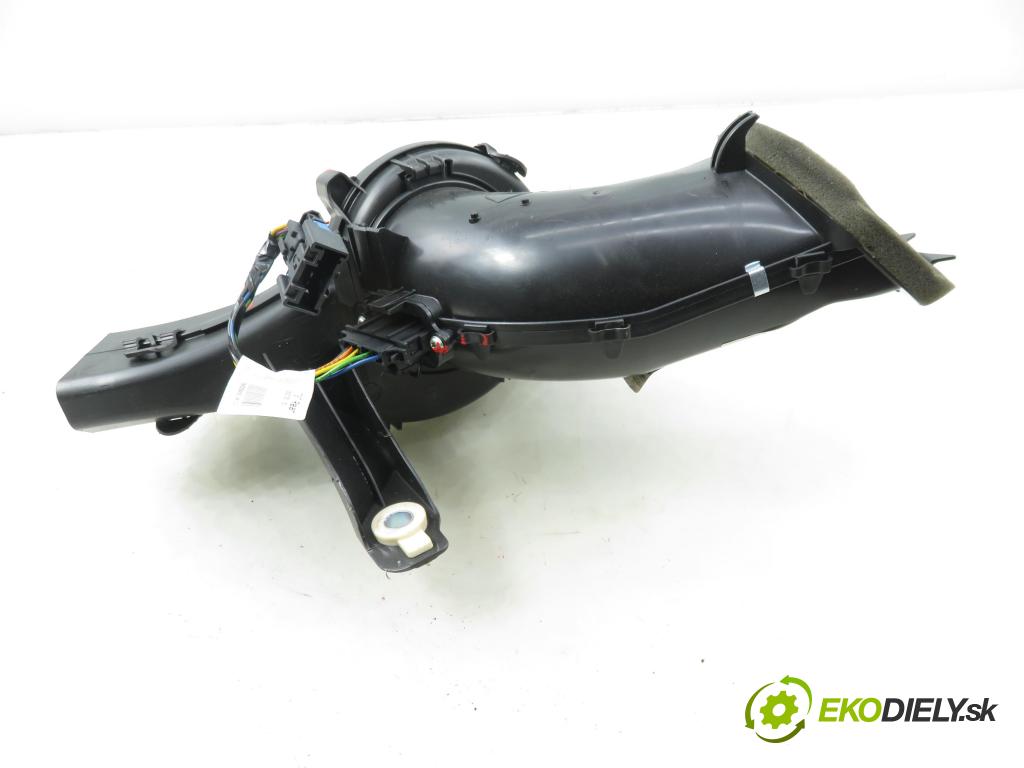 PEUGEOT 5008 (0U_, 0E_) MINIVAN 2010 110,00 2.0 HDi 150 / BlueHDi 150 - RHE (DW10CTED4) 1997,00 ventilátor větráku T5156001 ; 9683444380