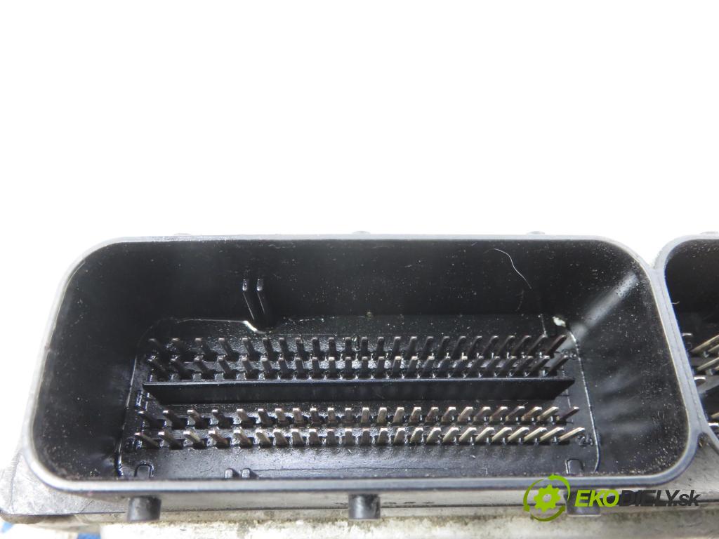 OPEL ANTARA A (L07) SUV 2007 167,00 3.2 V6 - Z 32 SEE 3195,00 řídící jednotka motora 92199073 ; 0261209107