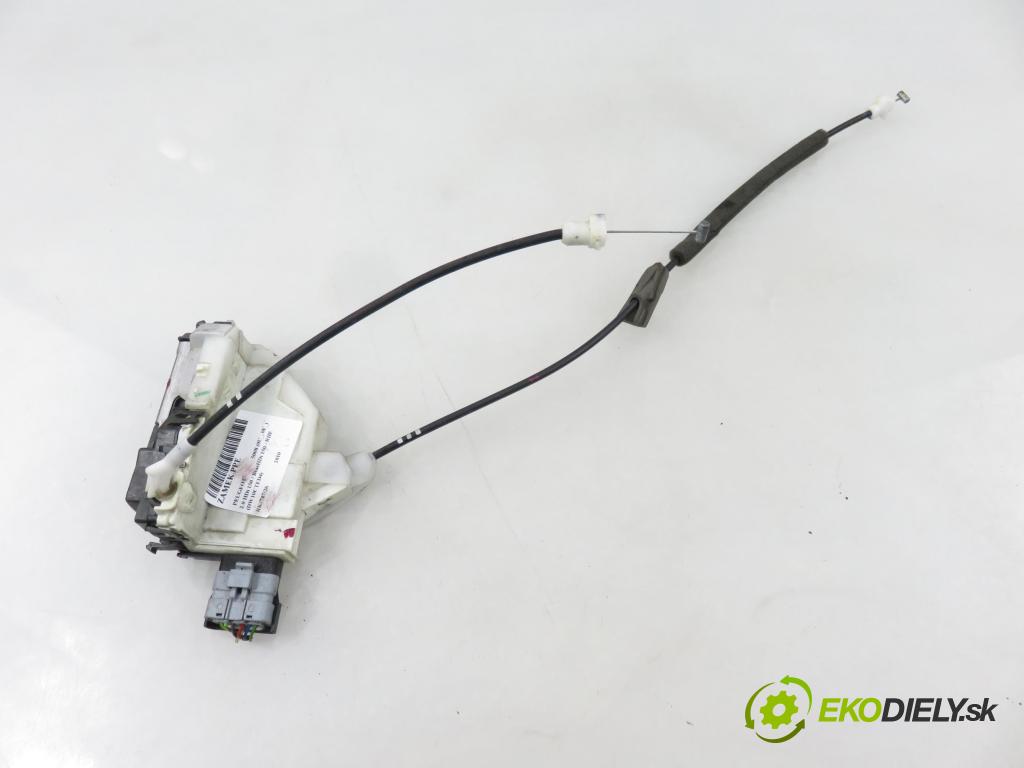 PEUGEOT 5008 (0U_, 0E_) MINIVAN 2010 110,00 2.0 HDi 150 / BlueHDi 150 - RHE (DW10CTED4) 1997,00 zámok 732290