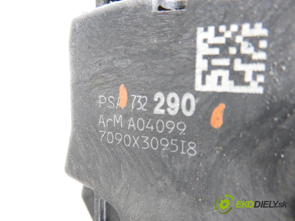 PEUGEOT 5008 (0U_, 0E_) MINIVAN 2010 110,00 2.0 HDi 150 / BlueHDi 150 - RHE (DW10CTED4) 1997,00 zámok 732290