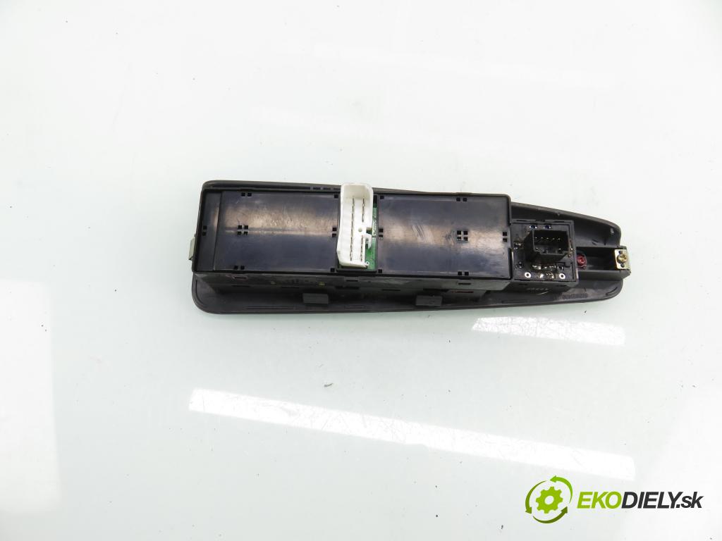 KIA CERATO I liftback (LD) HB 2004 83,00 2.0 CRDi - D4EA 1991,00 Panel ovládania okien 621W05560