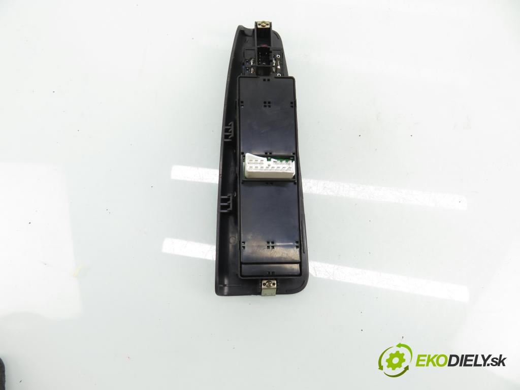 KIA CERATO I liftback (LD) HB 2004 83,00 2.0 CRDi - D4EA 1991,00 Panel ovládania okien 621W05560
