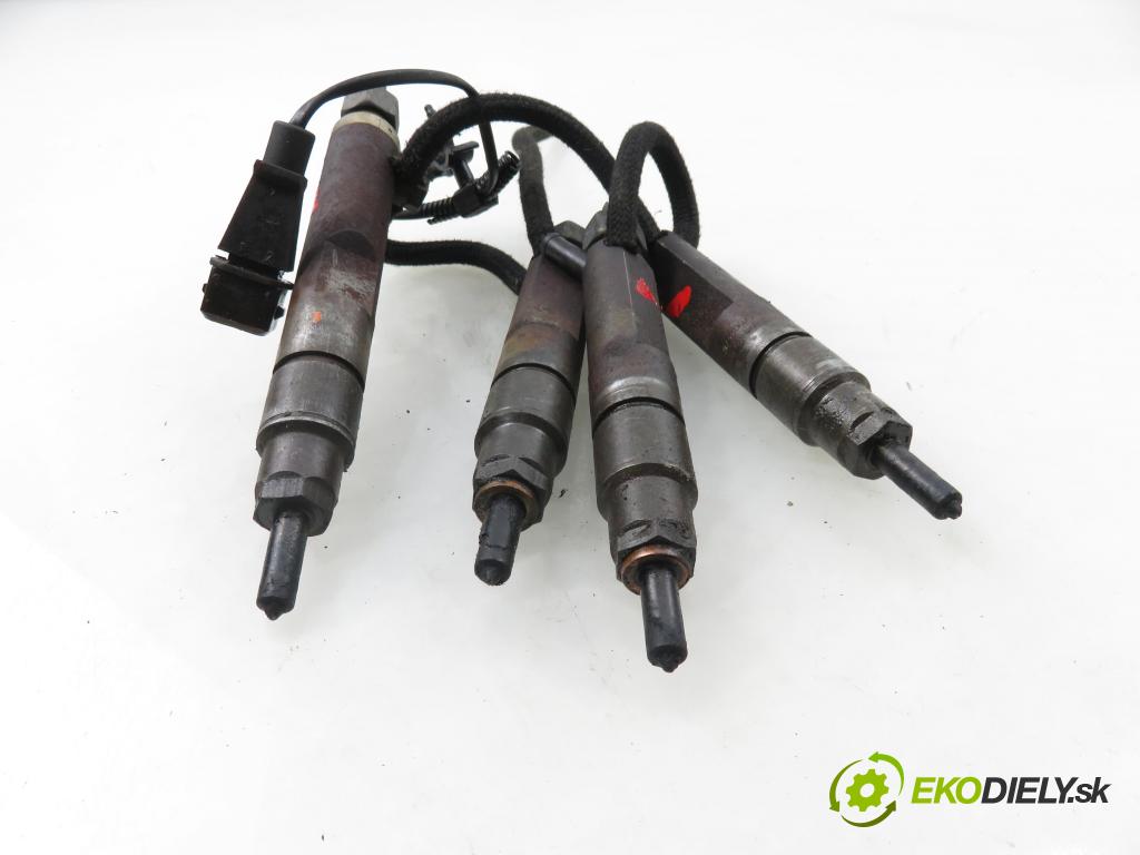 SKODA OCTAVIA I Combi (1U5) KOMBI 2001 81,00 1.9 TDI 110 - ASV 1896,00 Vstrekovacie ventily 038130202B ; 038130202A (Vstrekovací ventil)
