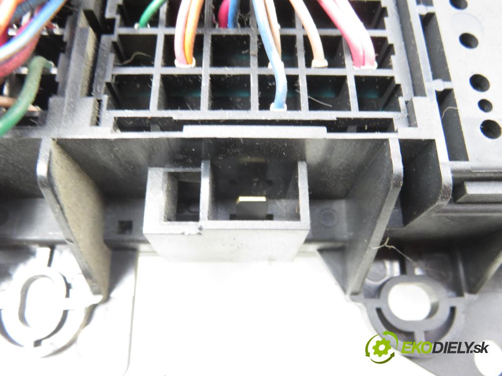KIA CERATO I liftback (LD) HB 2004 83,00 2.0 CRDi - D4EA 1991,00 MODUL BCM 919502F060