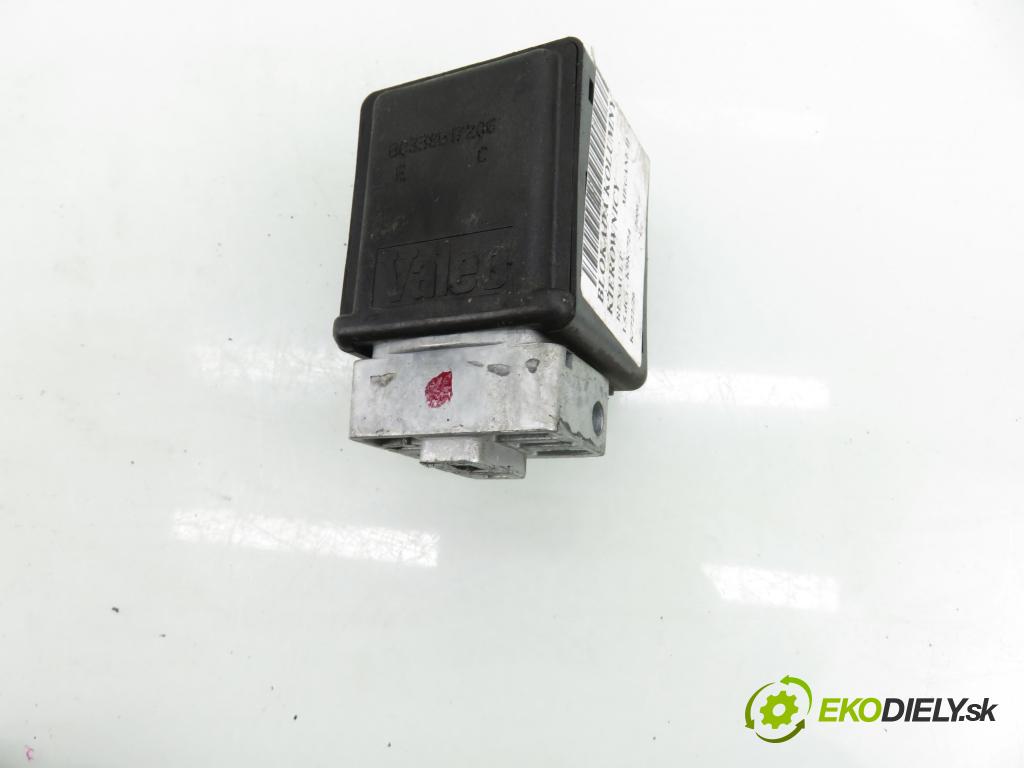 RENAULT MEGANE II (BM0/1_, CM0/1_) HB 2006 63,00 1.5 dCi 86 - K9K 724 1461,00 blokáda tyče volantu 8200468515 ; E0160200
