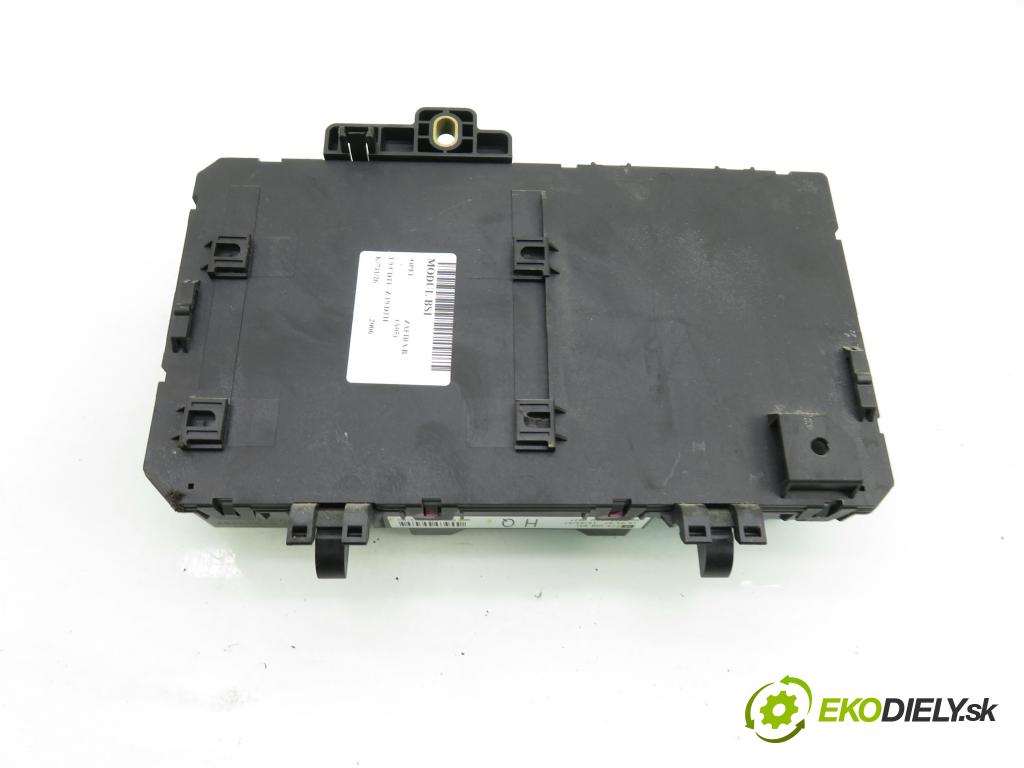 OPEL ZAFIRA B (A05) MINIVAN 2006 110,00 1.9 CDTI 150 - Z 19 DTH 1910,00 Skrinka POJISTKY: 13220831HQ ; 5DK00866953