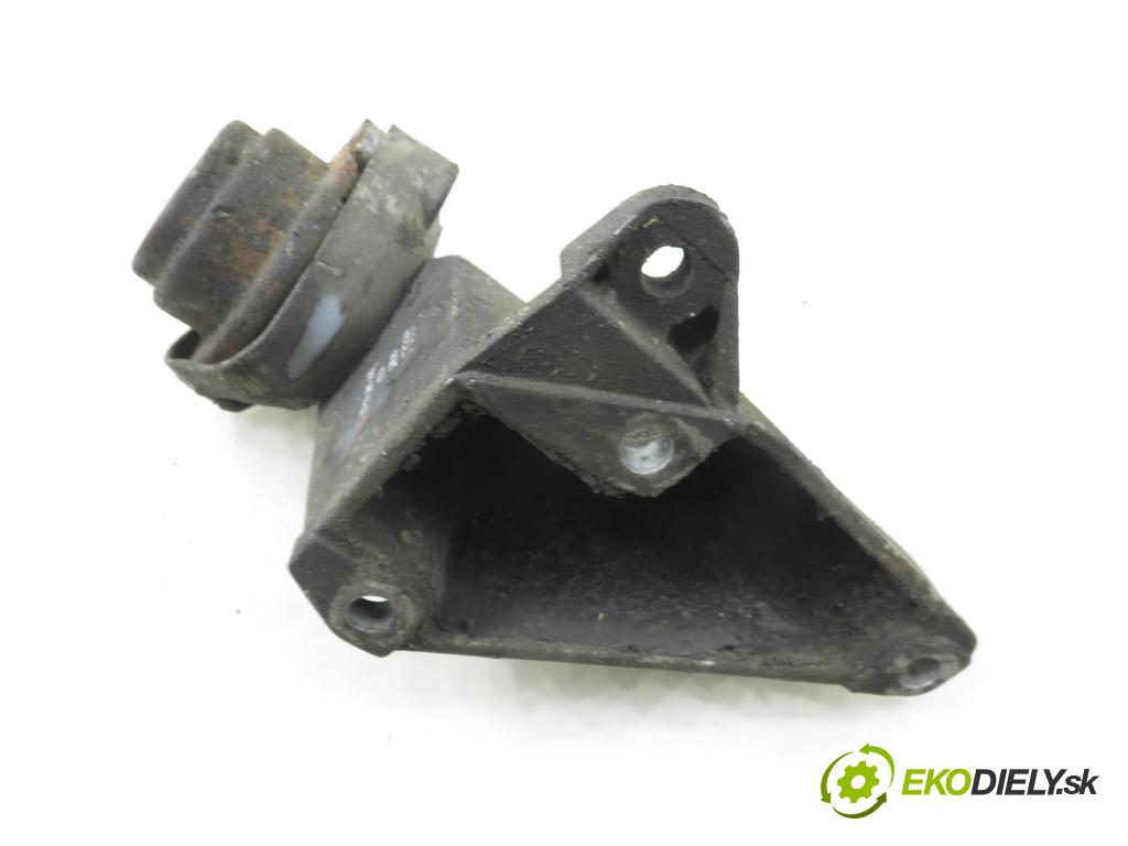 AUDI A6 (4B2, C5) SEDAN 1998 110,00 2.5 TDI - AFB 2496,00 Uchytenie prevodovky 8D0399113AH