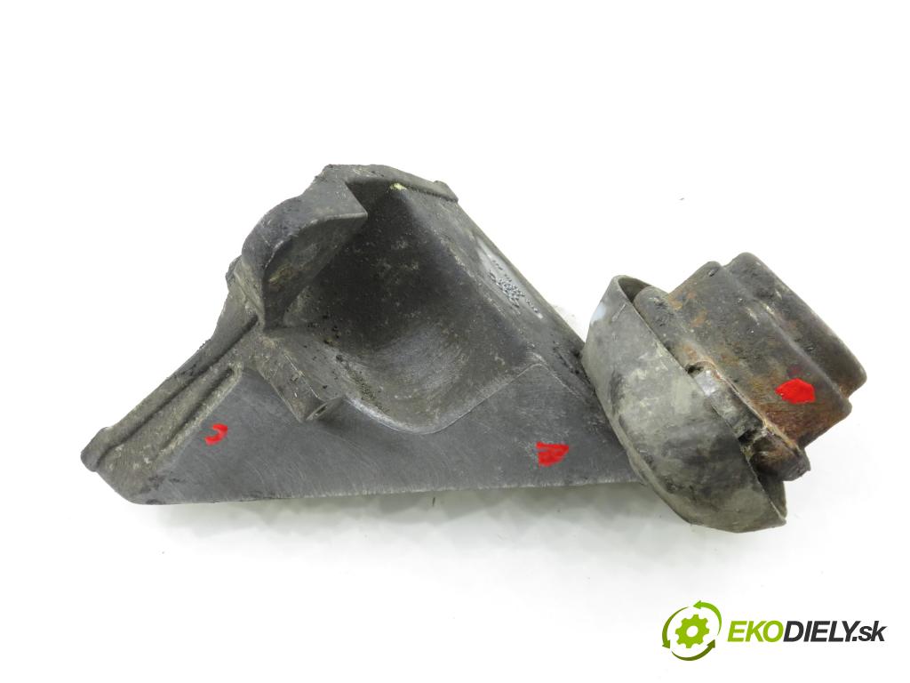 AUDI A6 (4B2, C5) SEDAN 1998 110,00 2.5 TDI - AFB 2496,00 Uchytenie prevodovky 8D0399113AH