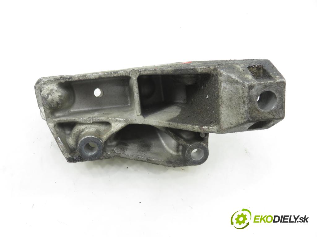 VW GOLF IV Variant (1J5) KOMBI 1999 74,00 1.6 - APF 1595,00 Uchytenie prevodovky 1J0199117Q