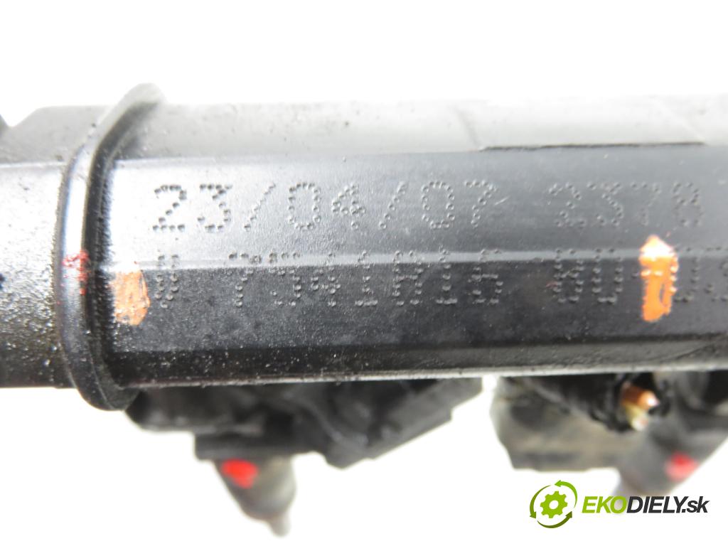 PEUGEOT 207 SW (WK_) KOMBI 2007 88,00 1.6 16V - 5FW (EP6) 1598,00 Lišta vstrekovacia V752817680 ; V754181680 (Vstrekovacia lišta)