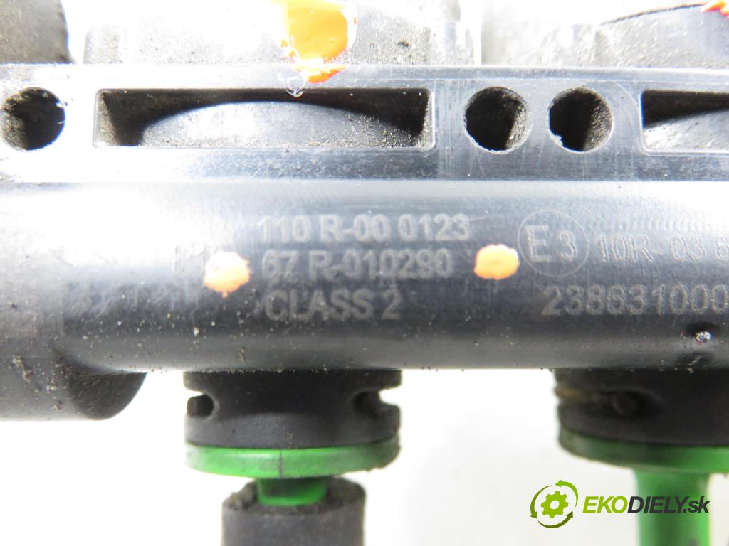 OPEL MERIVA A nadwozie wielkoprzestrzenne (MPV) (X03) MINIVAN 2003 74,00 1.6 16V - Z 16 XE 1598,00 Lišta vstrekovacia LPG RP4SU ; 67R010290