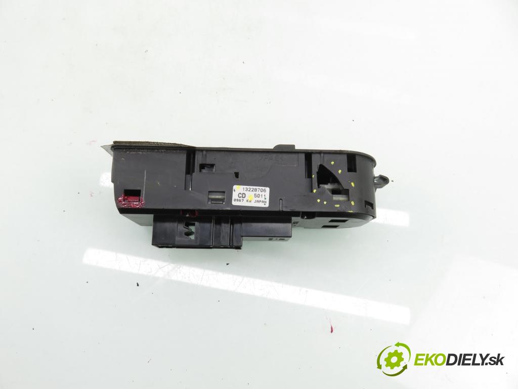OPEL ZAFIRA B (A05) MINIVAN 2006 110,00 1.9 CDTI 150 - Z 19 DTH 1910,00 Panel ovládania okien 13228706CD
