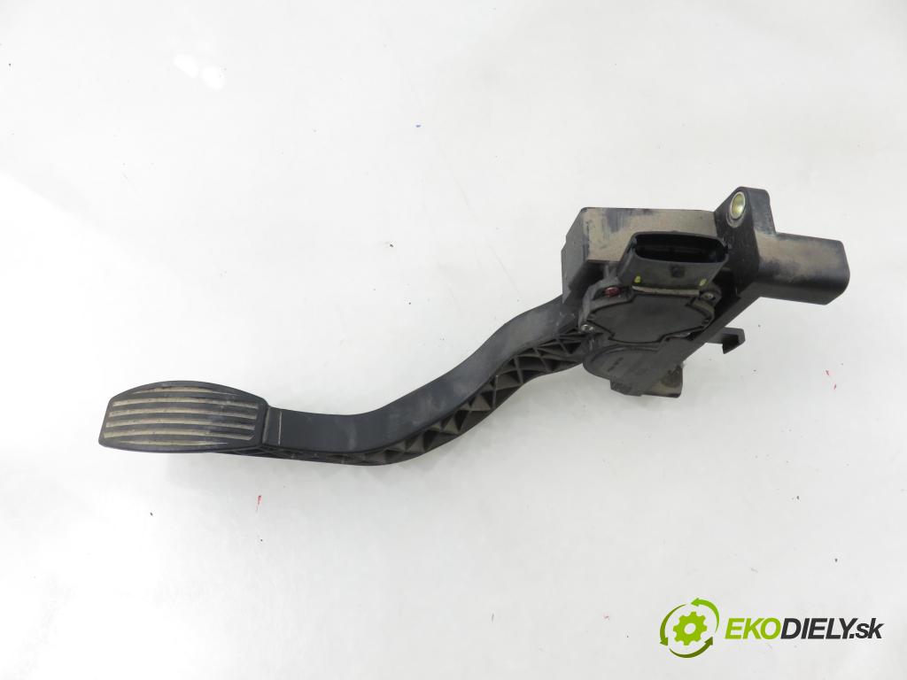 IVECO DAILY III skrzynia FURGON 2002 92,00 2.8 JTD 125 - 8140.43S 2798,00 Potenciometer plynu 500344802 ; 0281002359 ; F01C050008 (Potenciometer plynového pedálu)