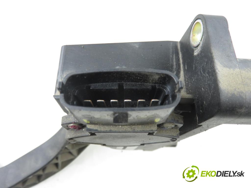 IVECO DAILY III skrzynia FURGON 2002 92,00 2.8 JTD 125 - 8140.43S 2798,00 Potenciometer plynu 500344802 ; 0281002359 ; F01C050008 (Potenciometer plynového pedálu)