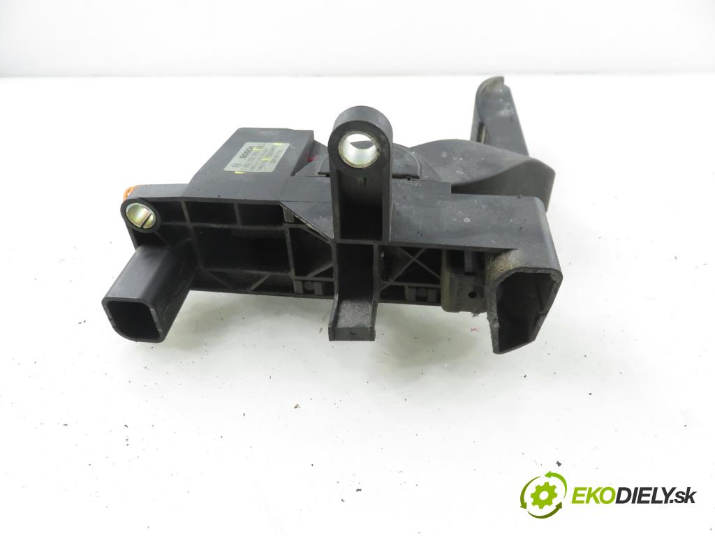 IVECO DAILY III skrzynia FURGON 2002 92,00 2.8 JTD 125 - 8140.43S 2798,00 Potenciometer plynu 500344802 ; 0281002359 ; F01C050008 (Potenciometer plynového pedálu)