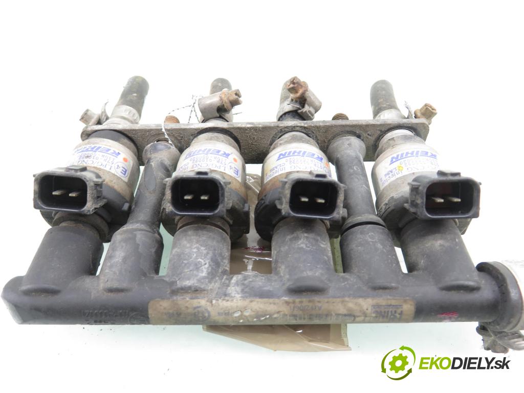 CITROEN BERLINGO / BERLINGO FIRST nadwozie wielkoprzestrzenne (MPV) KOMBIVAN 2005 80,00 1.6 16V (MFNFU) - NFU (TU5JP4) 1587,00 Lišta vstrekovacia LPG 67R010092 ; 67R010093